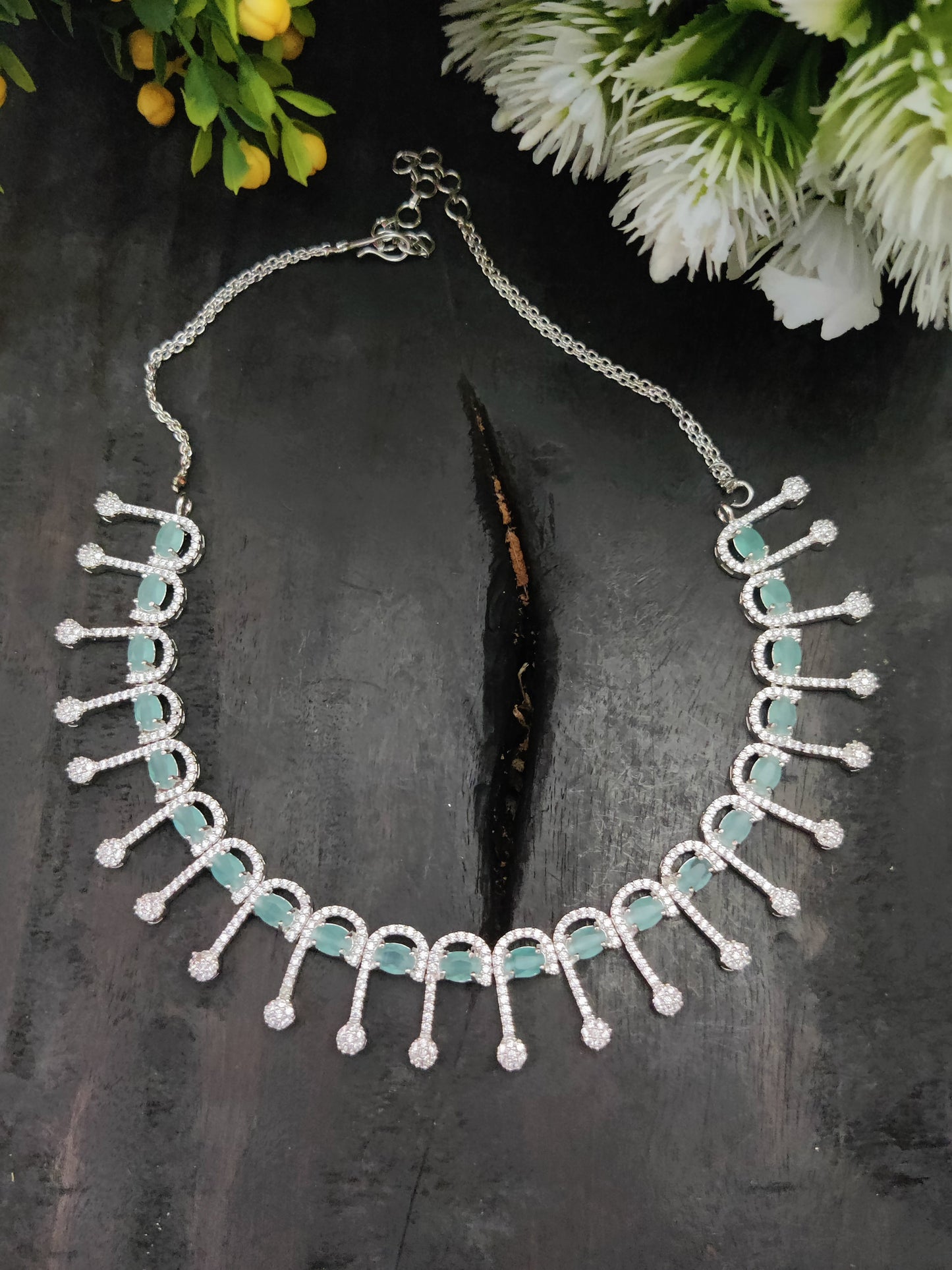 अमेरिकन डायमंड नेकलेस सेट