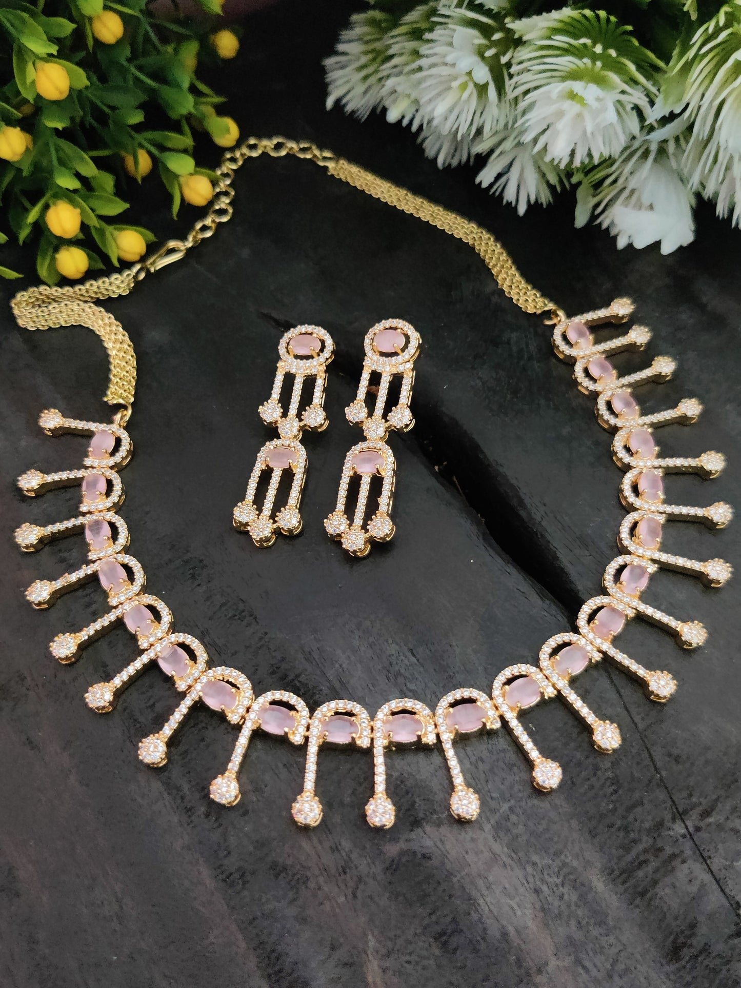 अमेरिकन डायमंड नेकलेस सेट