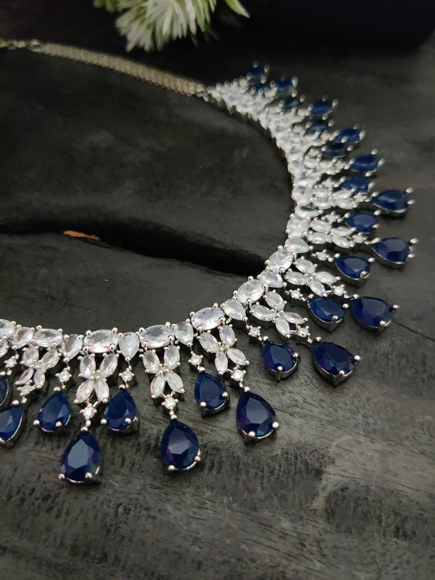 अमेरिकन डायमंड नेकलेस सेट