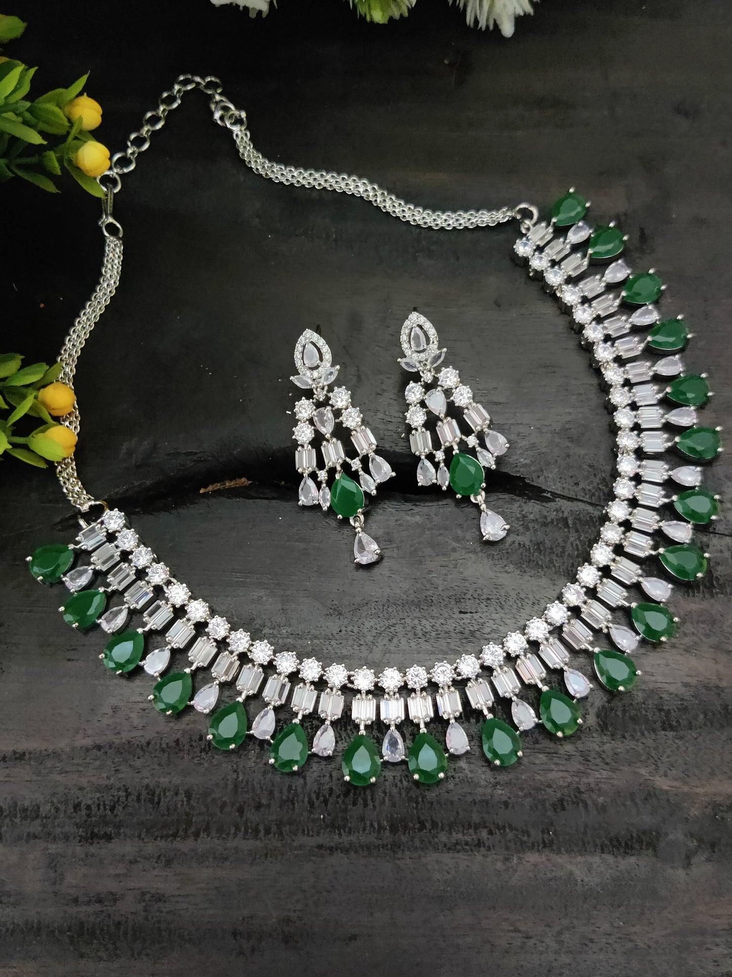 सोनामोन क्यूबिक ज़िरकोन नेकलेस