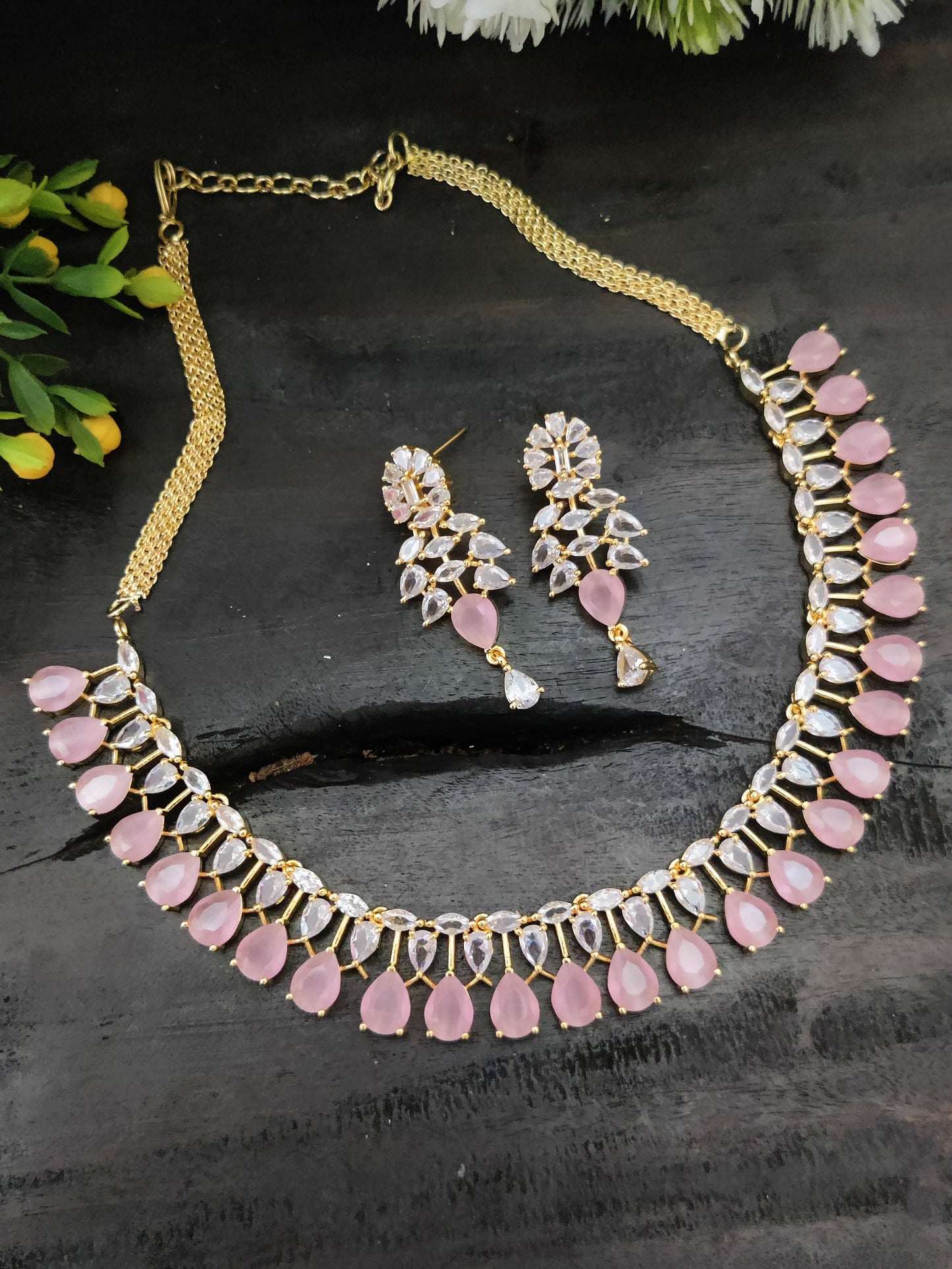 सोनामोन क्यूबिक ज़िरकोन नेकलेस