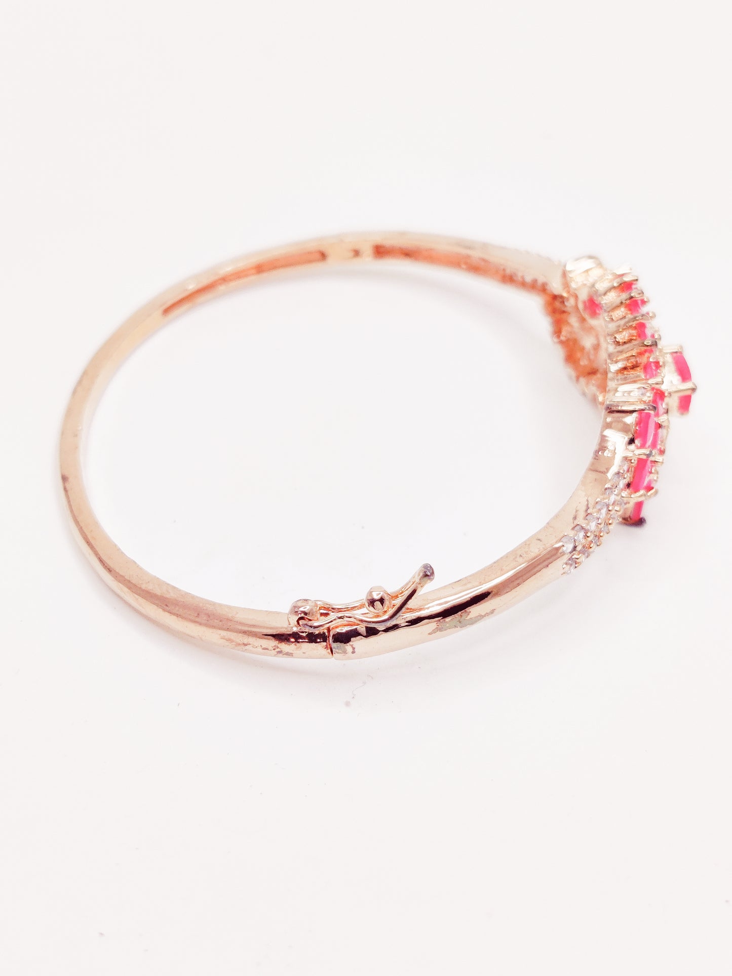 गुलाब सोना चढ़ाया घन जिक्रोन कंगन