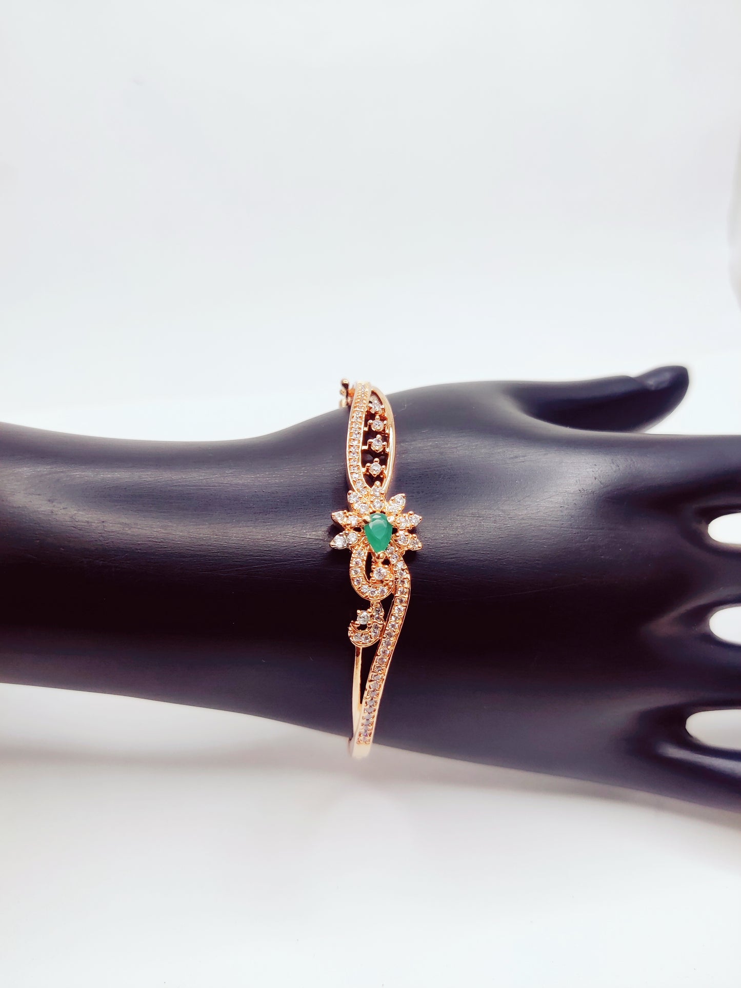 गुलाब सोना चढ़ाया घन जिक्रोन कंगन