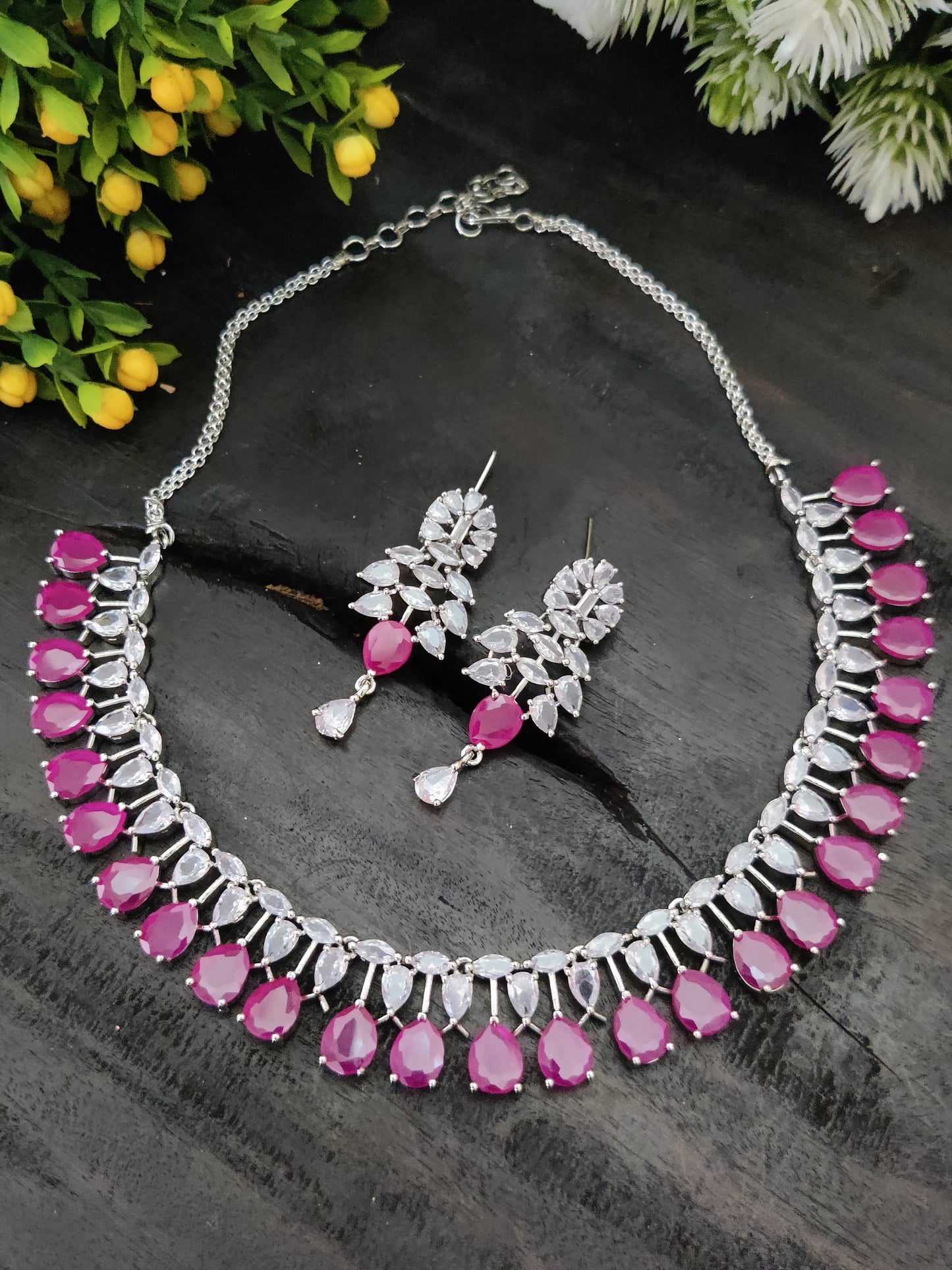 सोनामोन क्यूबिक ज़िरकोन नेकलेस