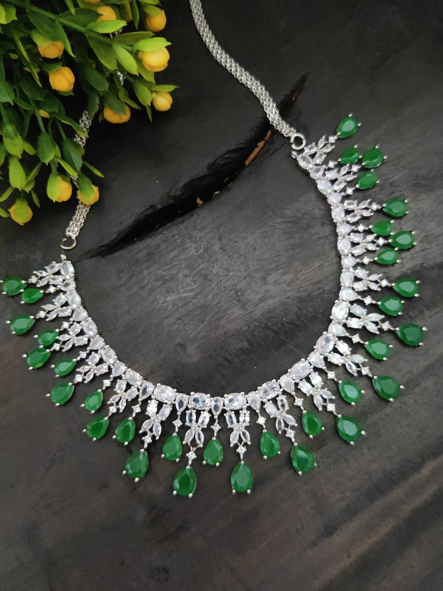 अमेरिकन डायमंड नेकलेस सेट