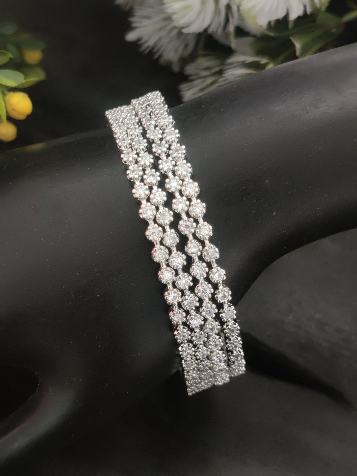 सोनमोन क्यूबिक ज़िरकोन चूड़ियाँ सेट