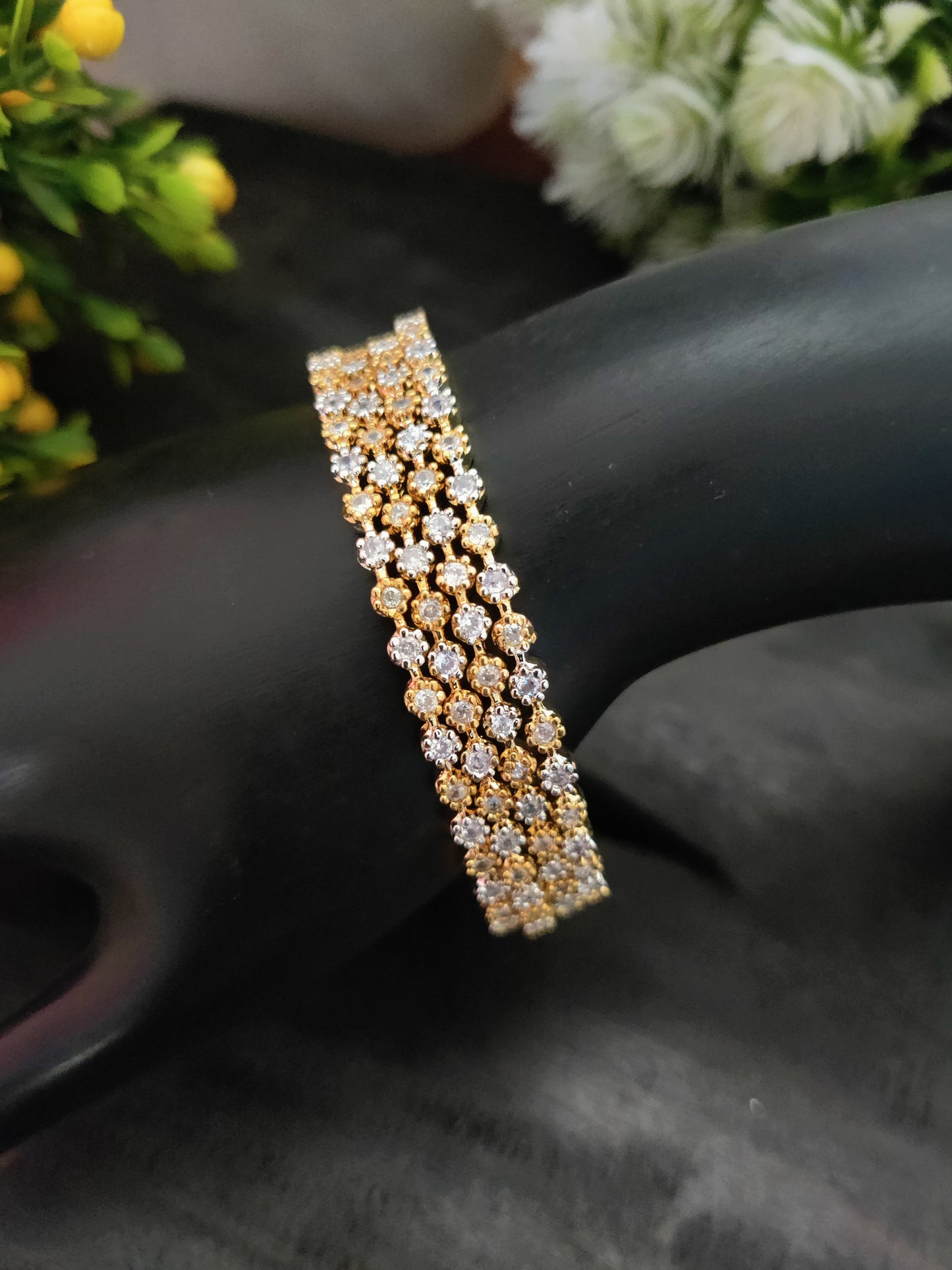 सोनमोन क्यूबिक ज़िरकोन चूड़ियाँ सेट